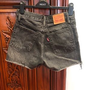 Levi’s wedgie black shorts